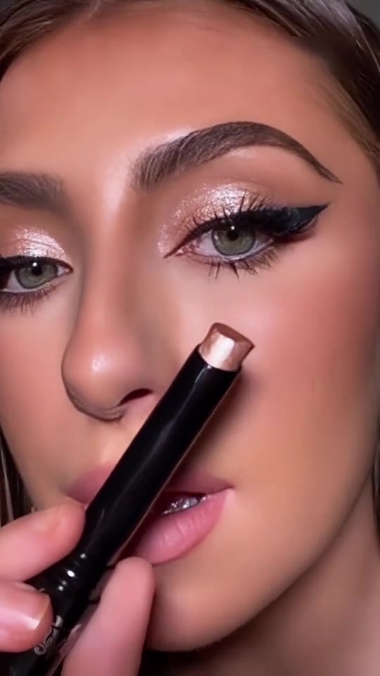 🔥New Release Eye Shadow Pen Which Suits EVERYONE at Any Age! 广告素材