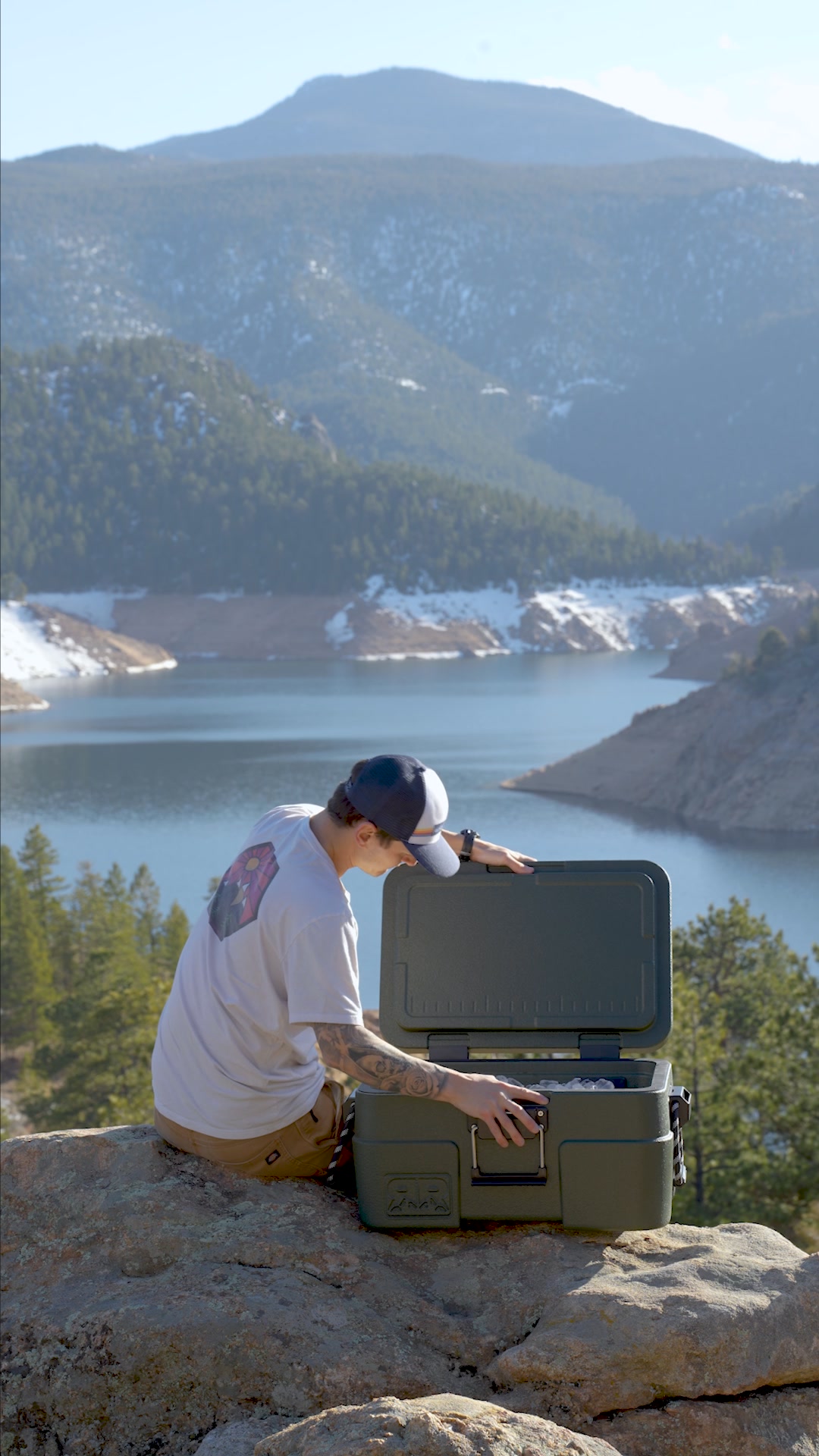Outdoor Coolers | Ice Chest Coolers | Rugged Road 广告素材