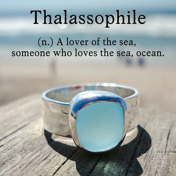 💙Thalassophile Irregular Sea Glass Wide Band Ring 广告素材