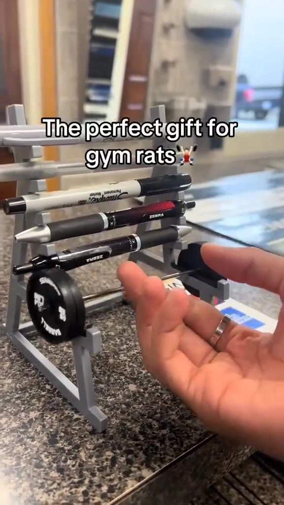 Squat Rack Pen Holder - Desk Organizer 广告素材