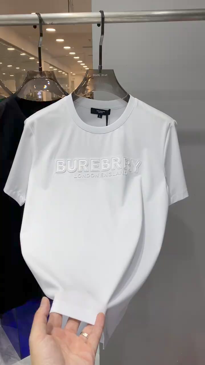 T-shirt – vivideadg 广告素材