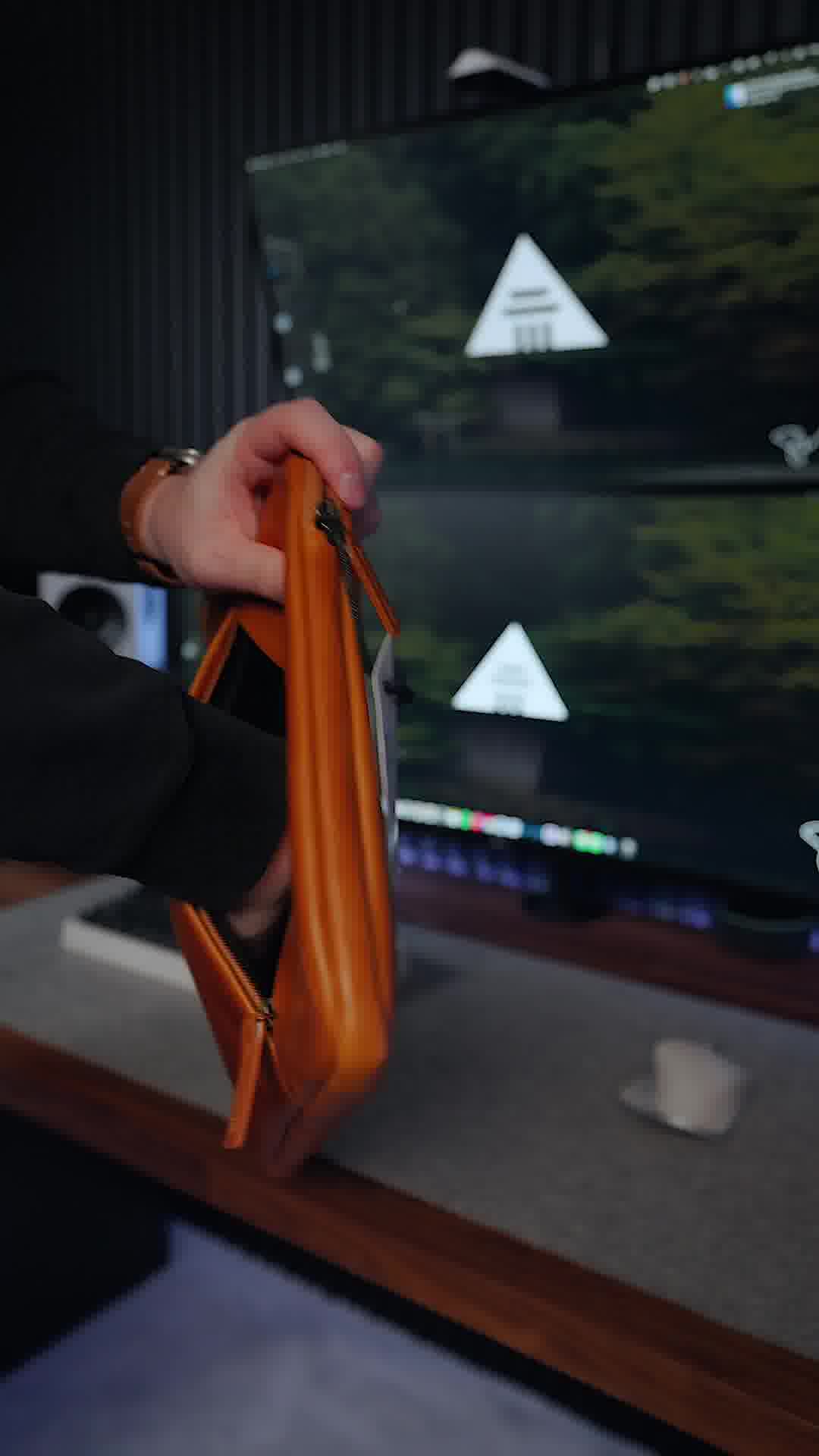 Full Grain Leather Wallets | Leather Goods | Andar 广告素材