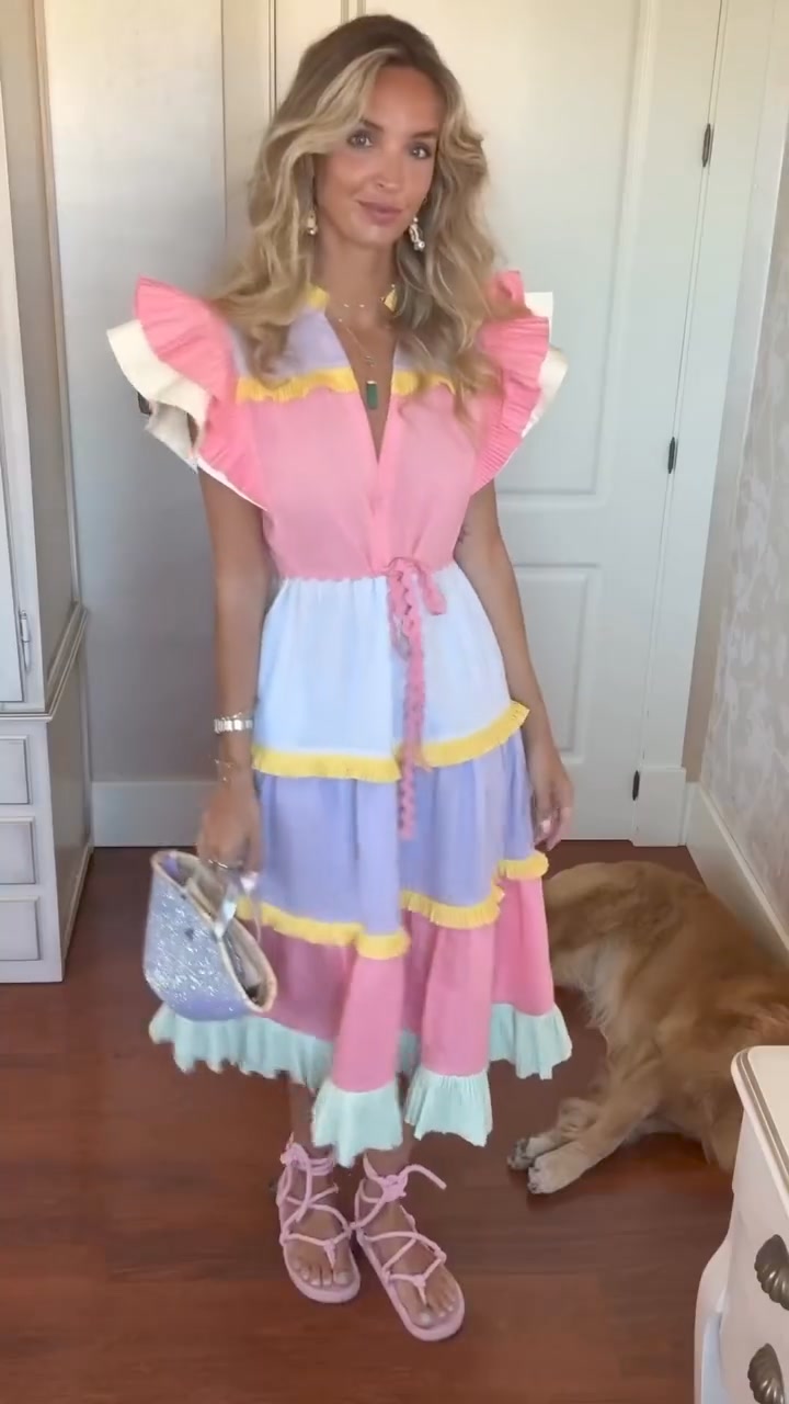 DRESSES 广告素材