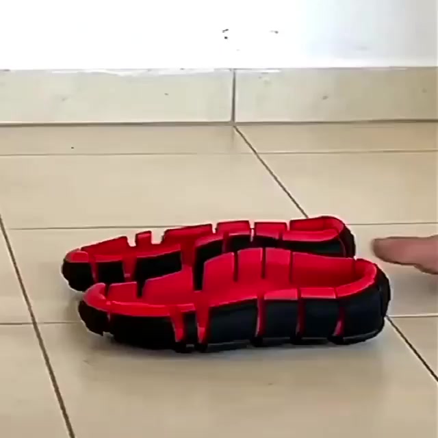 The World’s First Flip-Shoe 广告素材