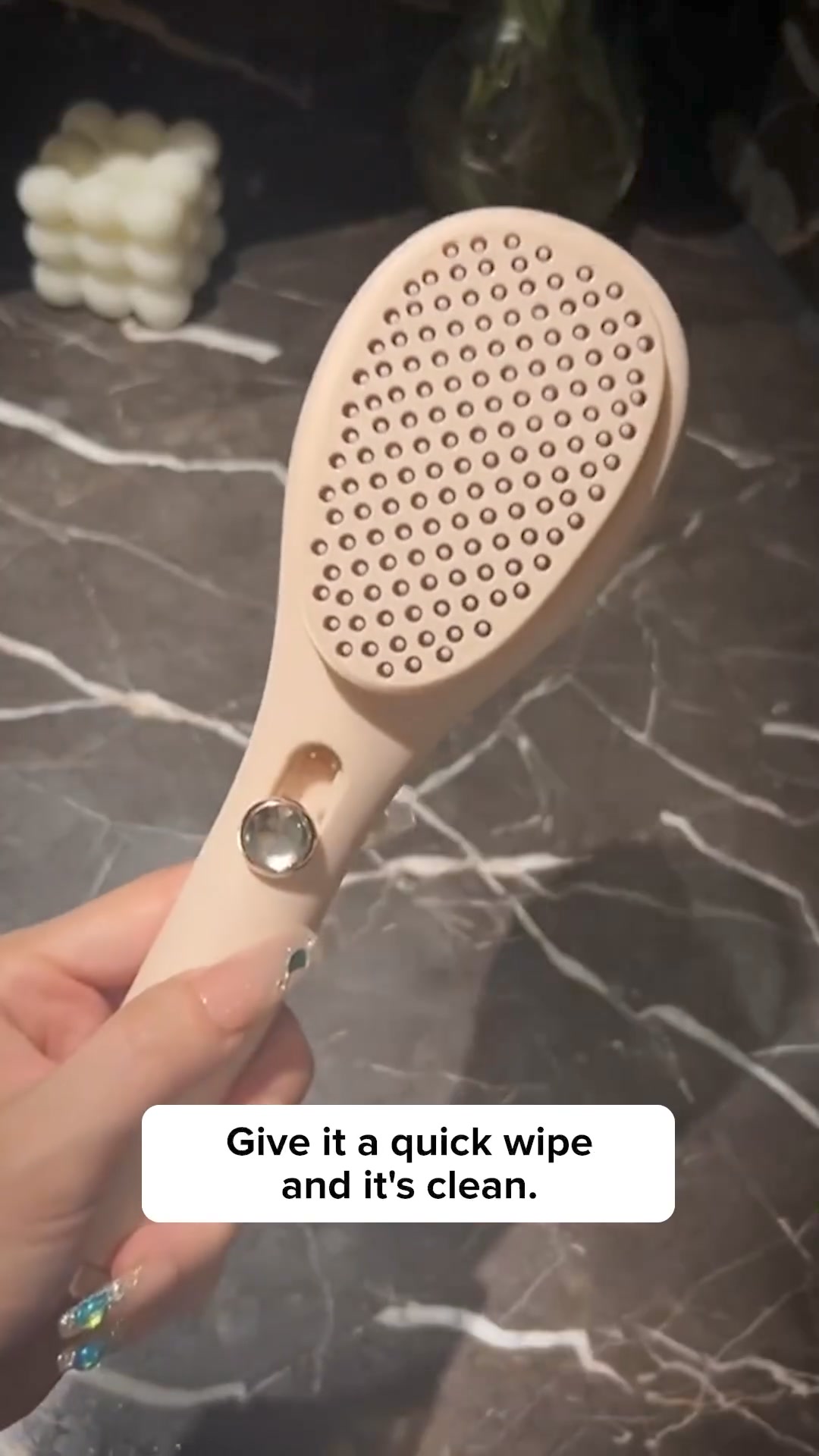 Retractable Hair Brushes 广告素材