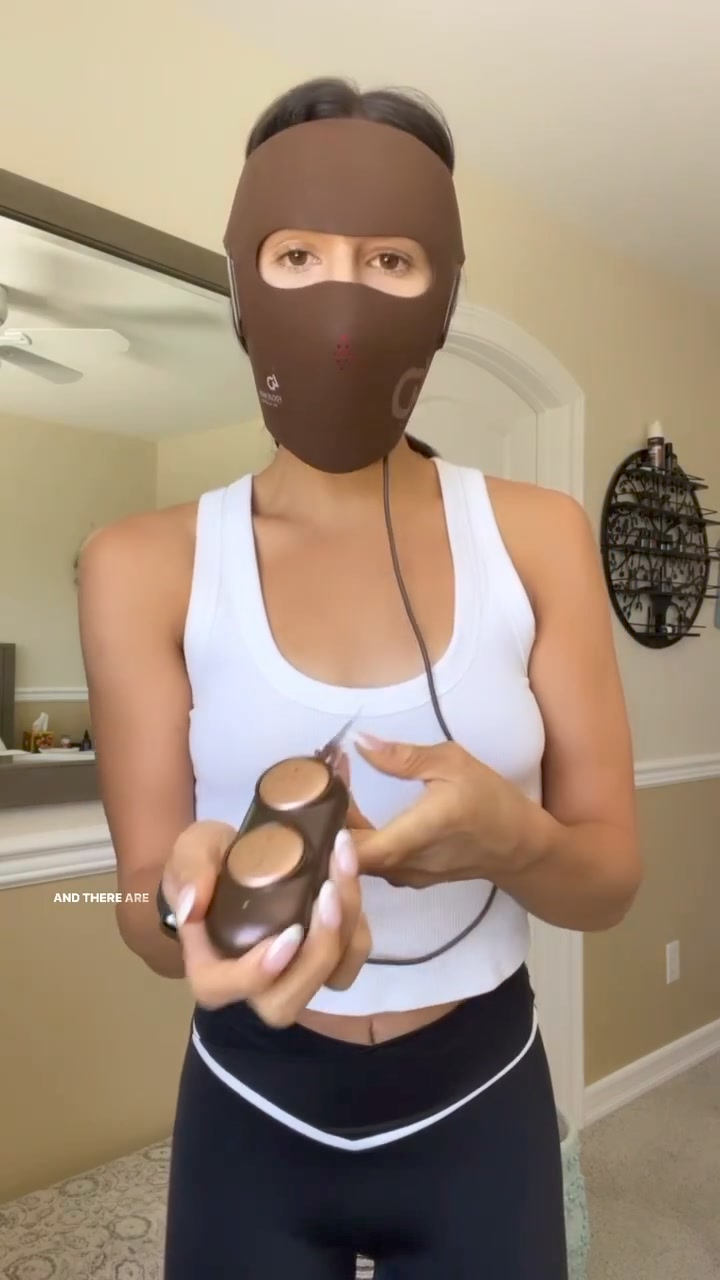 JOVS 4D Laser Light Therapy Mask for At-Home Skin Care 广告素材