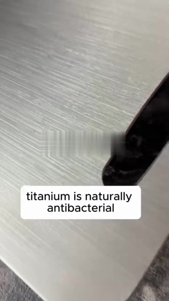 Timeless Titanium™ Cutting Board – MaTreasures.com 广告素材