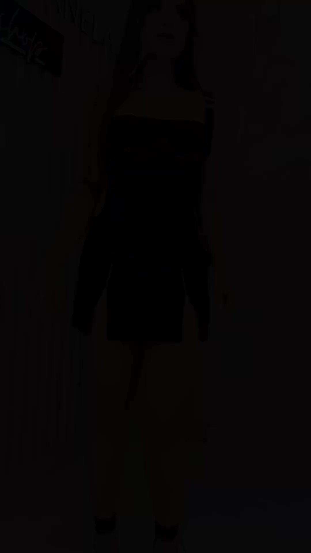 Black Cool Zipper Design Mini Dress (Pre-sale) 广告素材