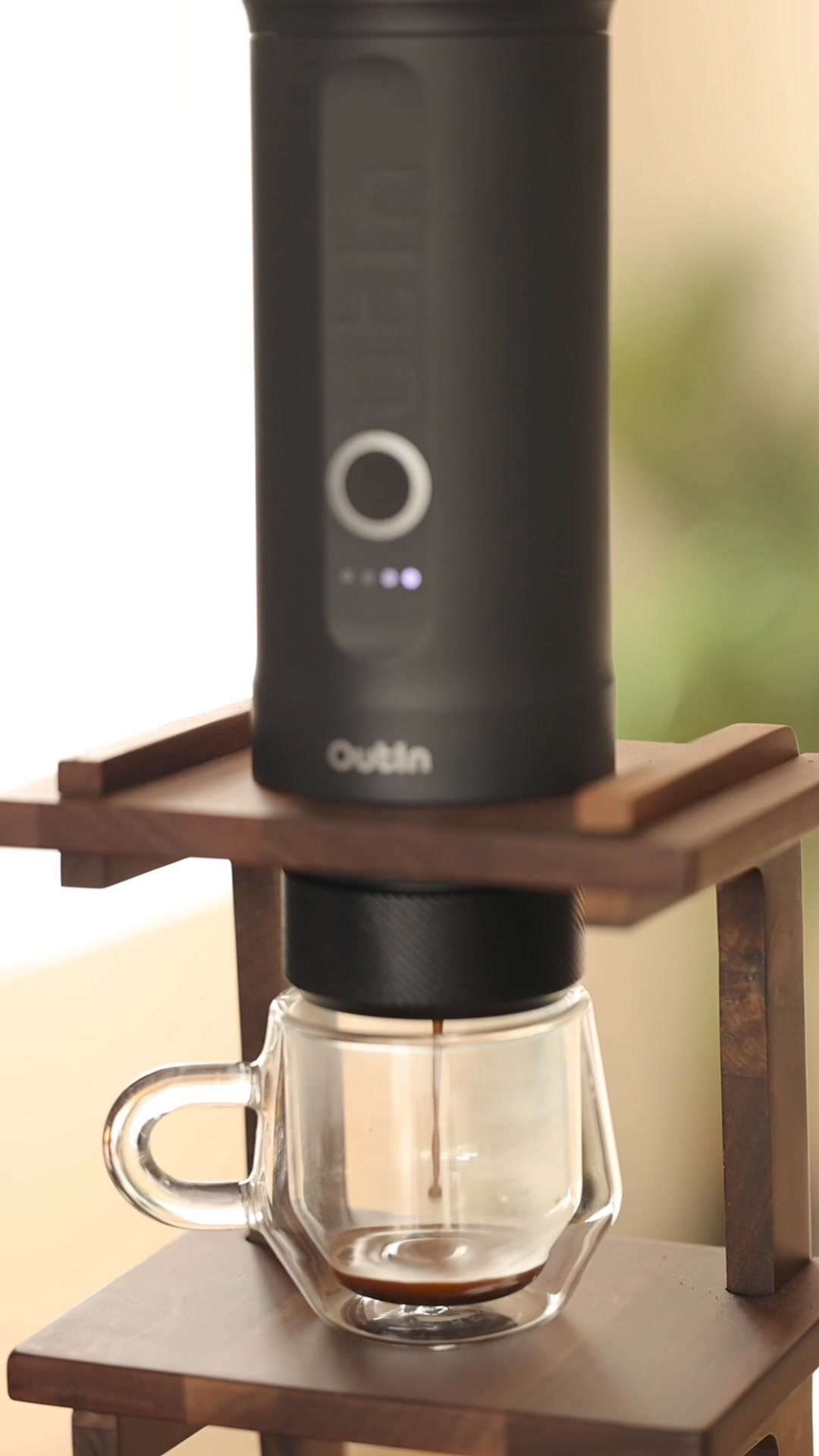 Outin Nano | Portable Electric Espresso Maker | Travel Coffee Machine 广告素材