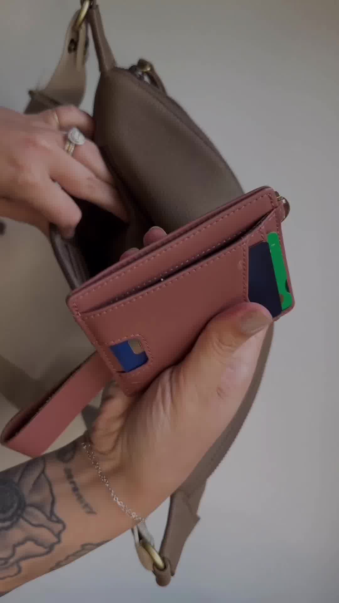 Full Grain Leather Wallets | Leather Goods | Andar 广告素材