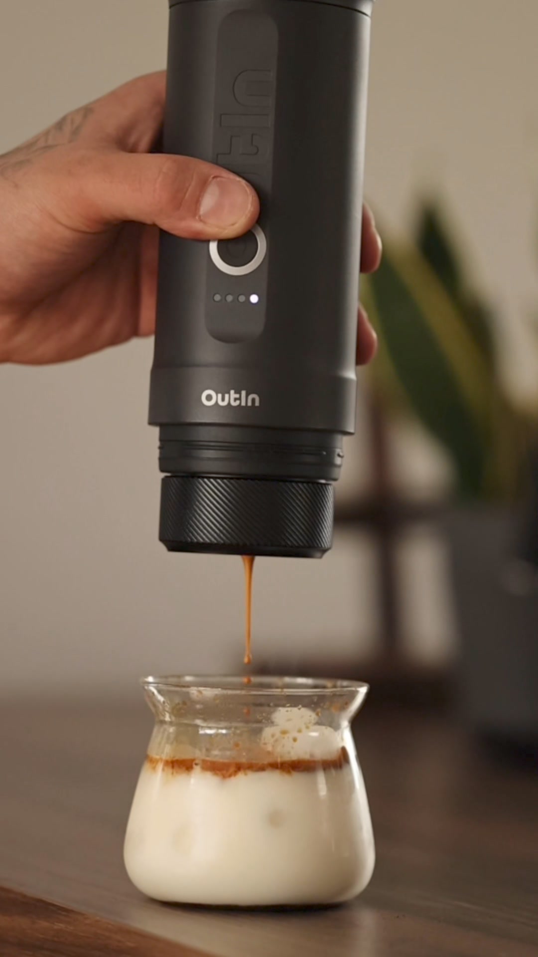 Outin Nano | Portable Electric Espresso Maker | Travel Coffee Machine 广告素材