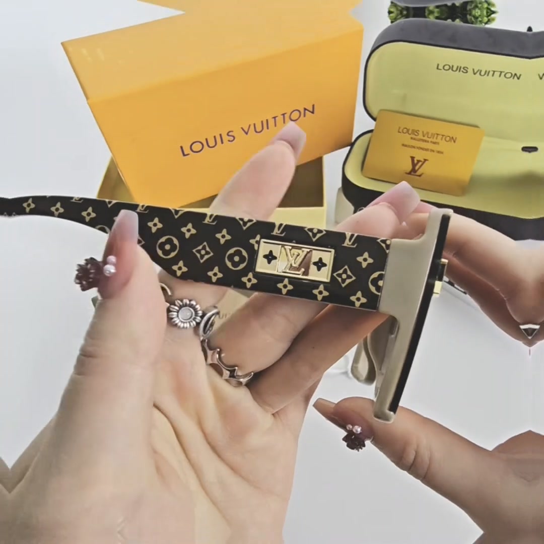 Sunglasses – Alyssa Jewelry ad creative