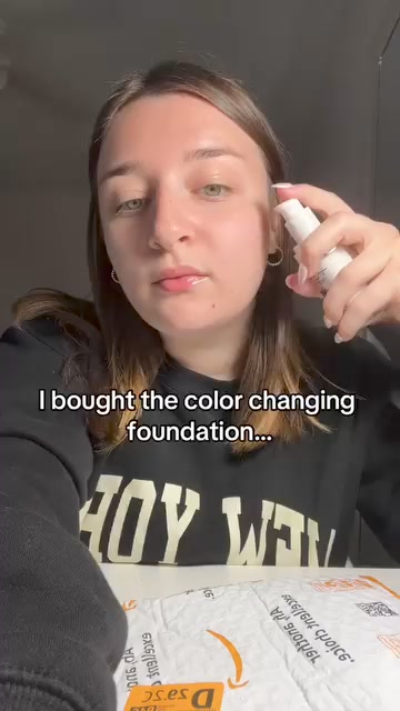 Buy One Get One Free🎁Colour Changing Mature Skin Foundation🎁 ad creative