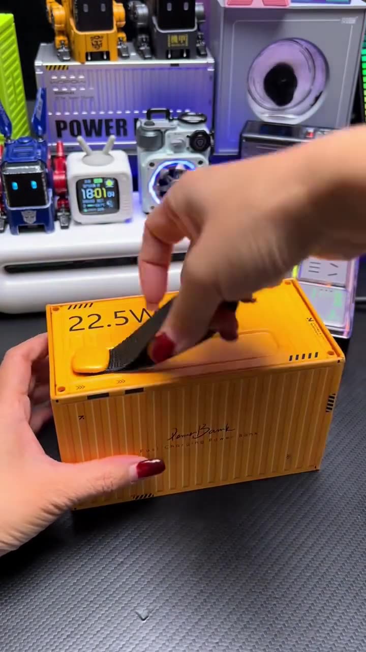 New super fast charging 66W power bank - Rectangulau 广告素材
