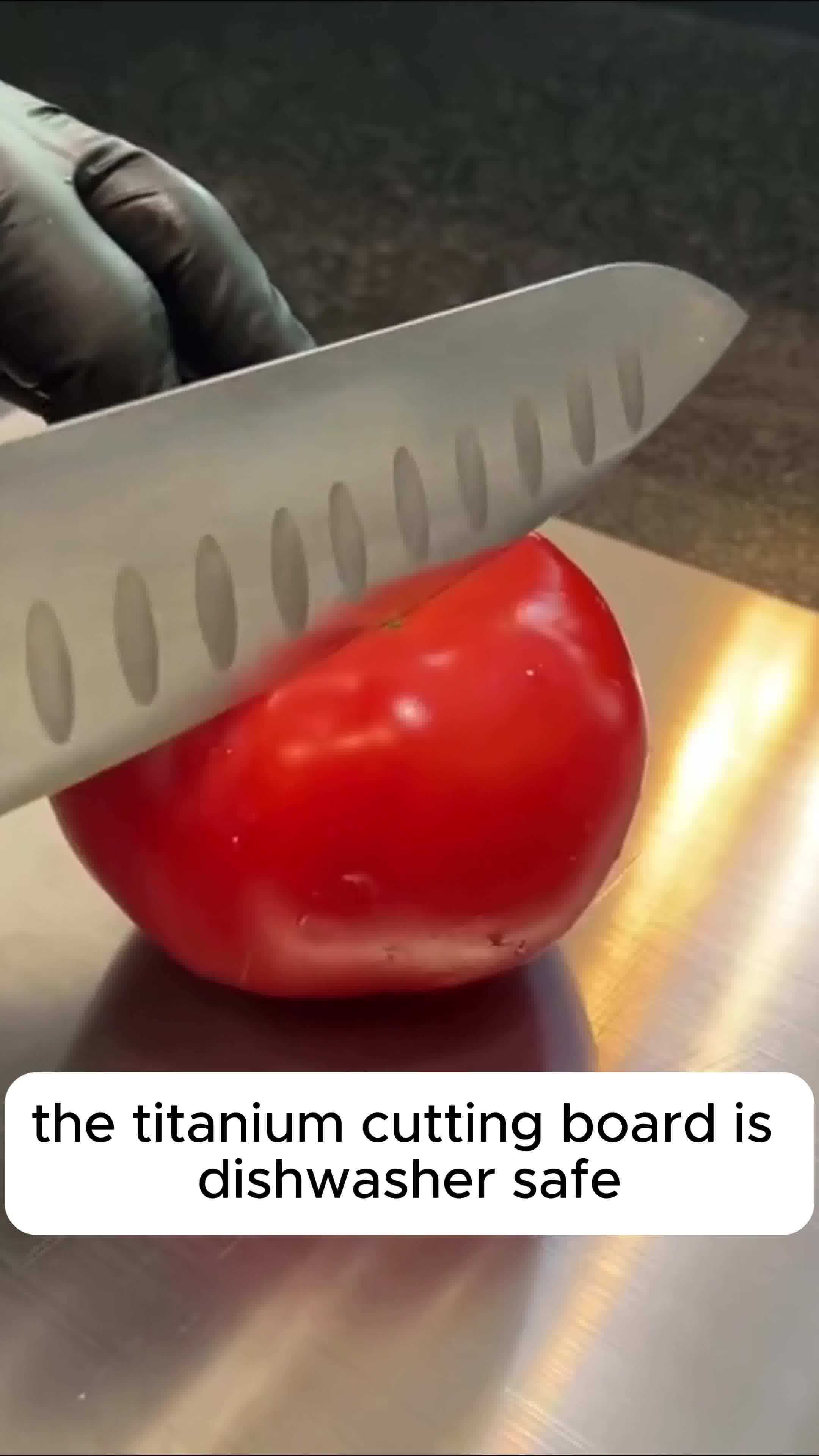 PegaLuris™ Titanium Cutting Board 广告素材