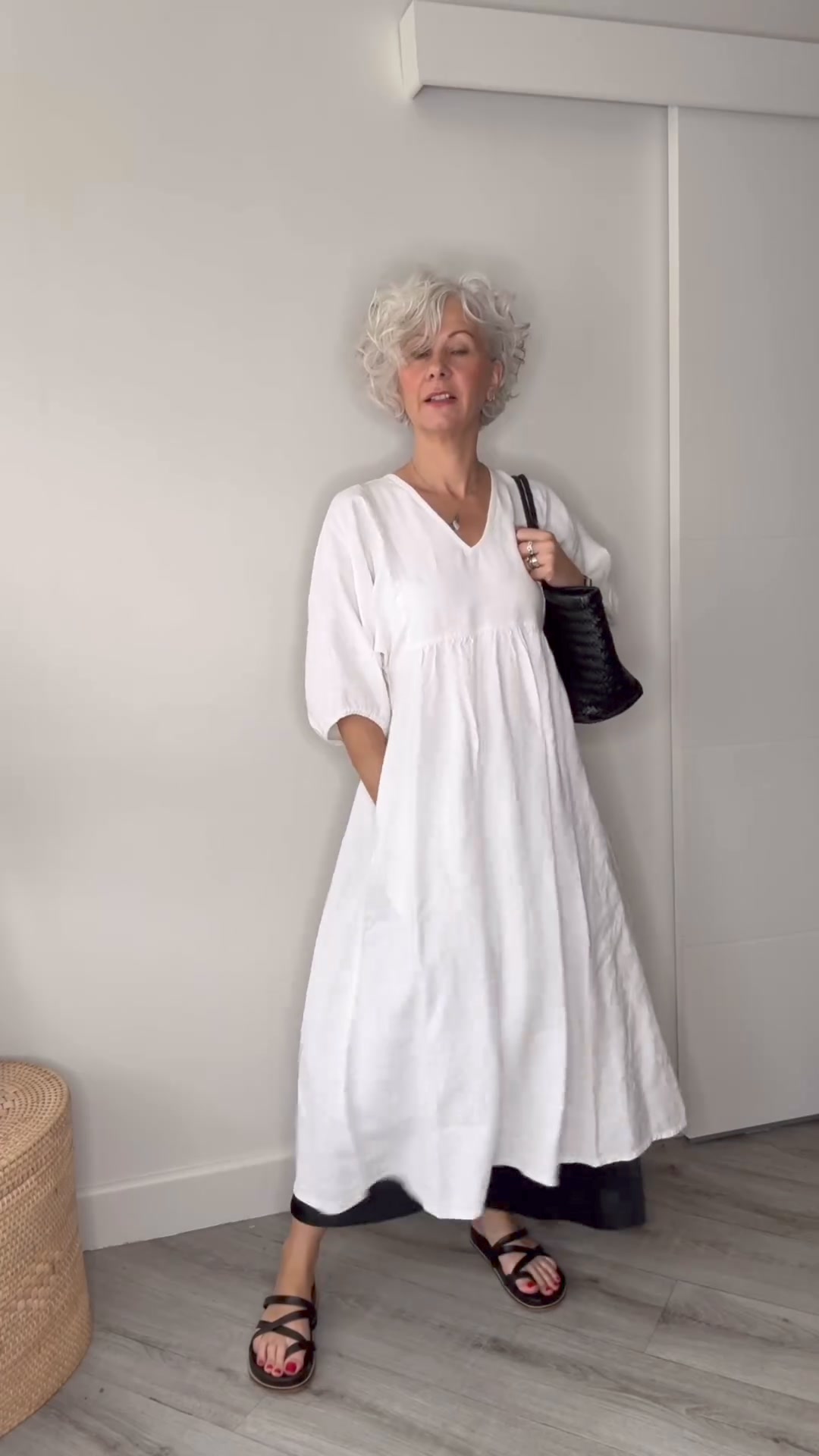 Women's V-neck Solid Color Mid-length Sleeve Dress 广告素材