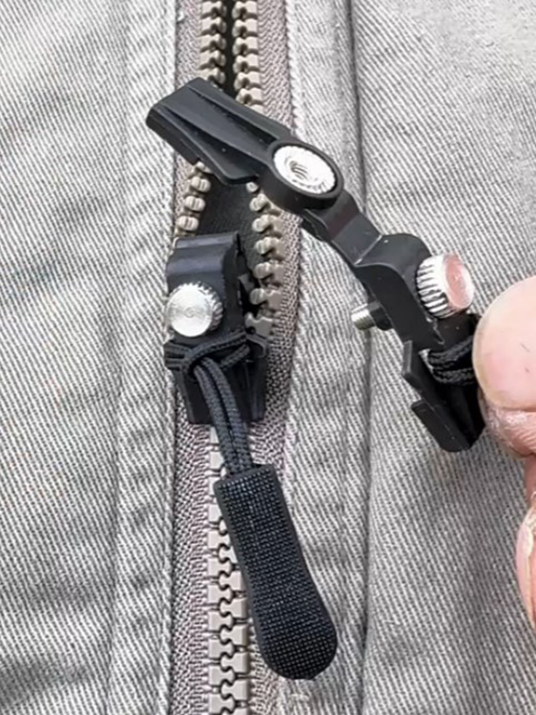 💥Instant Fix Universal Zipper Puller 广告素材