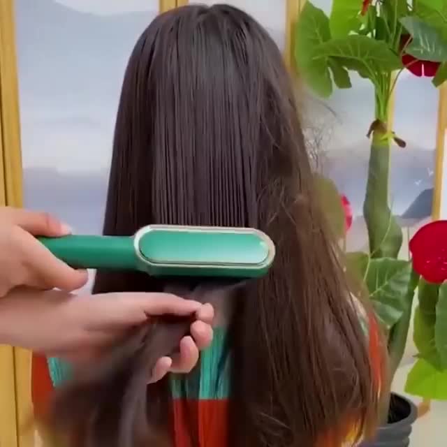 🎁2 in 1 Negative Ion Hair Straightener Styling Comb 广告素材