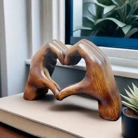 💕 Handmade Heart Statue 广告素材