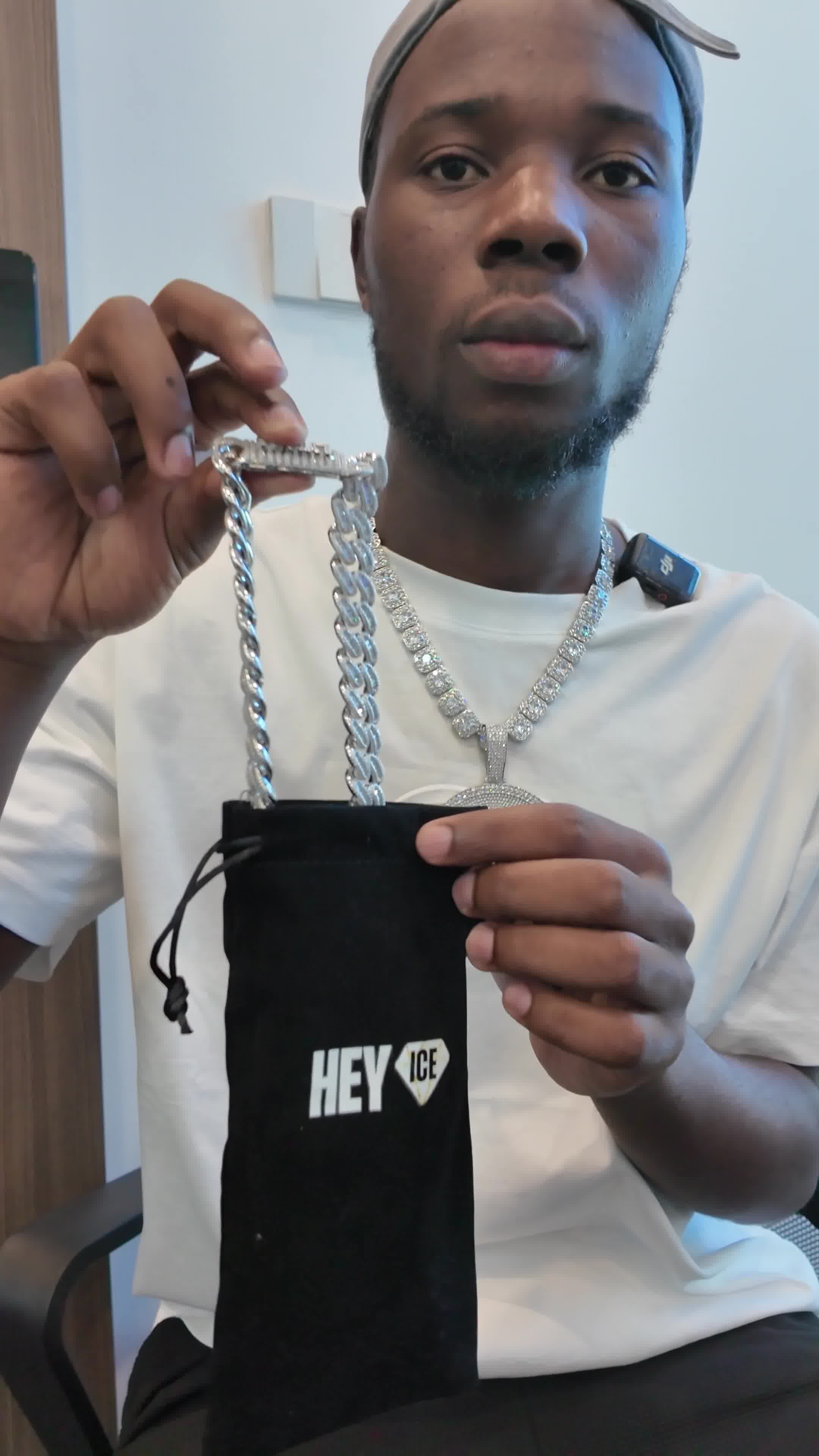 CUSTOMED – HeyIce ad creative