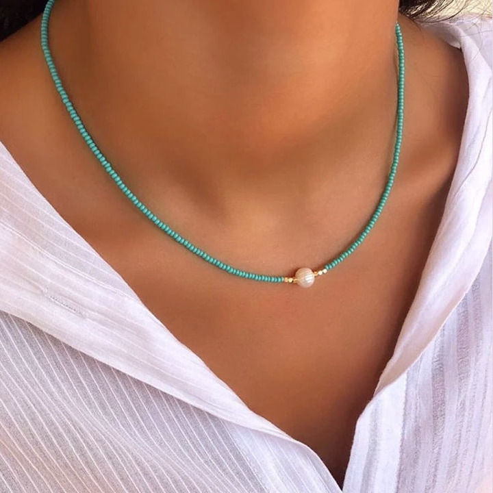 Freshwater Pearl Necklace (4 Color Options) ad creative
