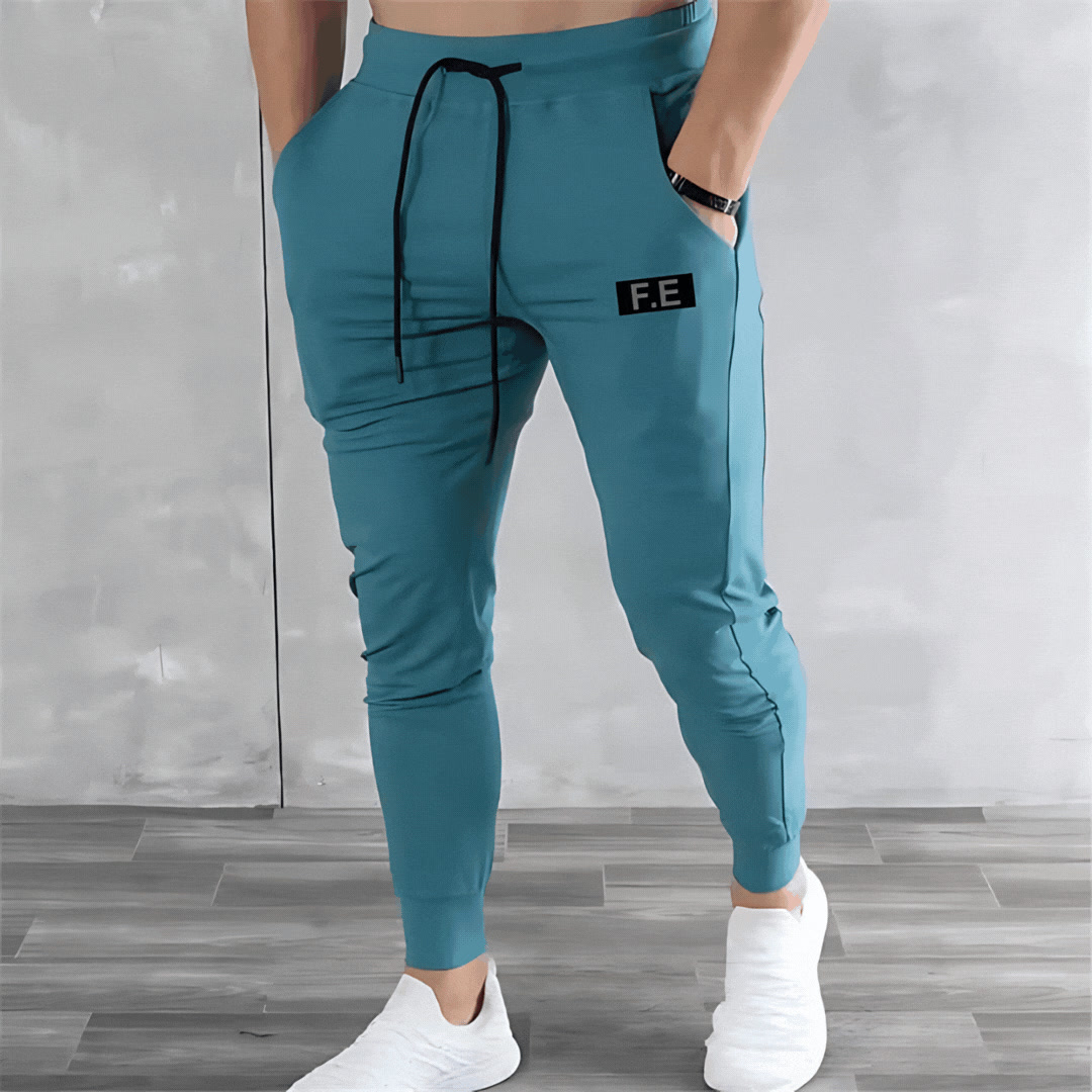 Men's Vital Joggers 广告素材