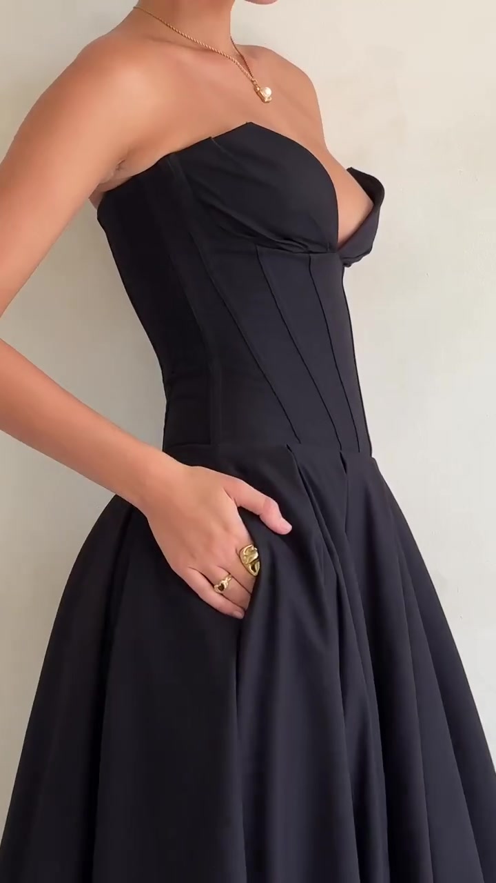 DRESS SHAPING TIFANNY ad creative