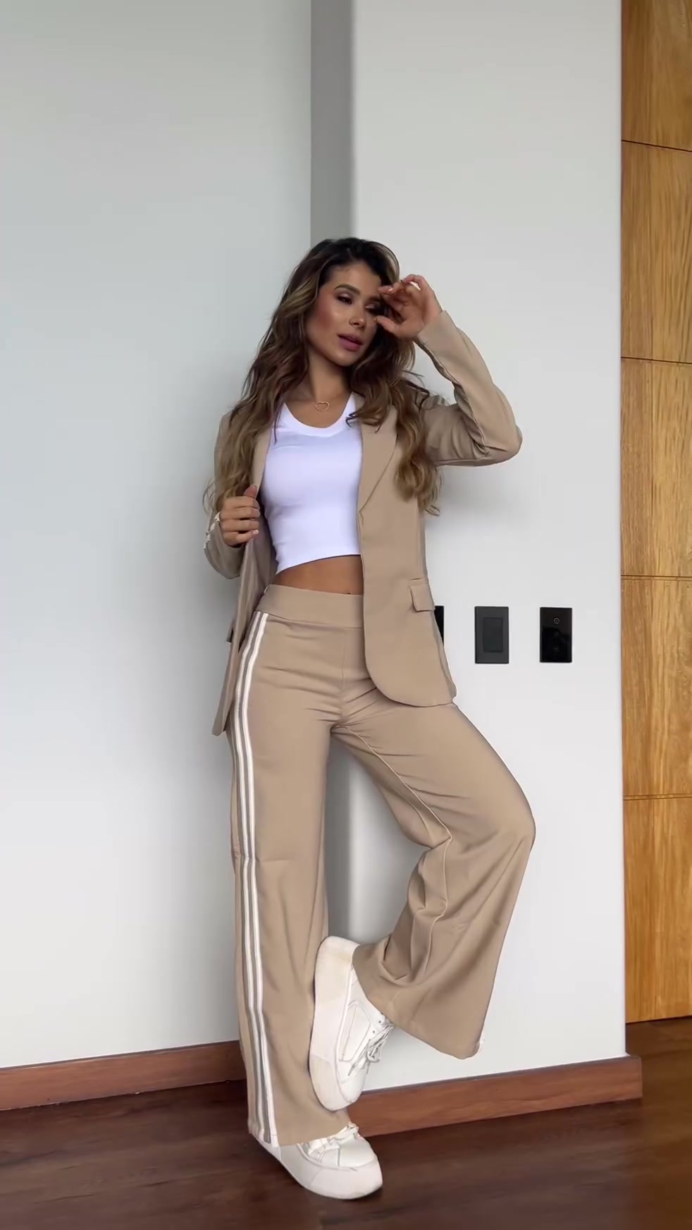 Women's Lapel Casual Commuter Suit Two Piece Suit ad creative