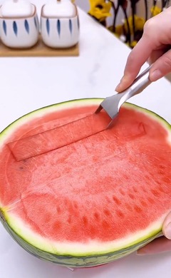 2-in-1 Stainless Steel Fruit Cutter ad creative