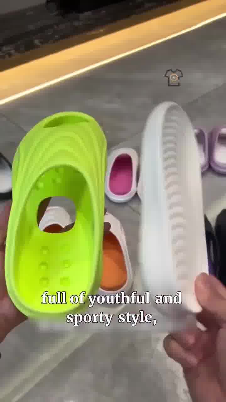 Unisex Cushioned Slippers Non-Slip Thick Sole Beach Sandals 广告素材