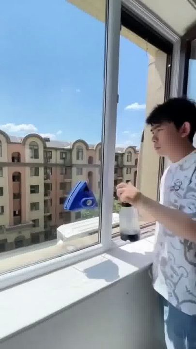 Upgrade Magnetic Window Cleaner 广告素材