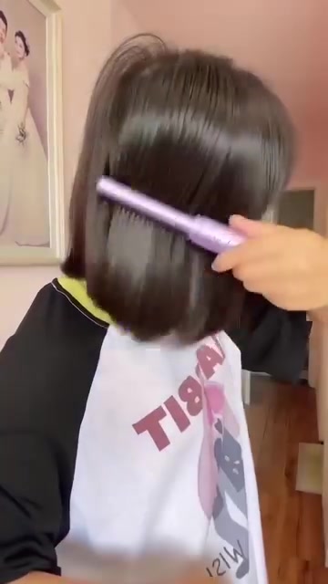 Rechargeable Mini Hair Straightener 广告素材