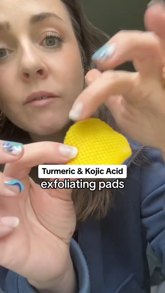 💥 Turmeric Kojic Acid Cleansing Pads 广告素材