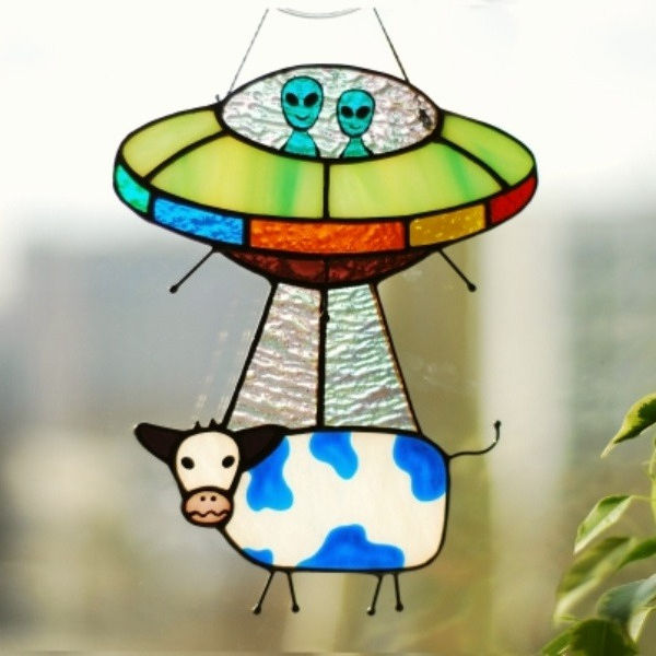 🛸UFO Abduction a Cow Stained Glass Suncatcher 广告素材