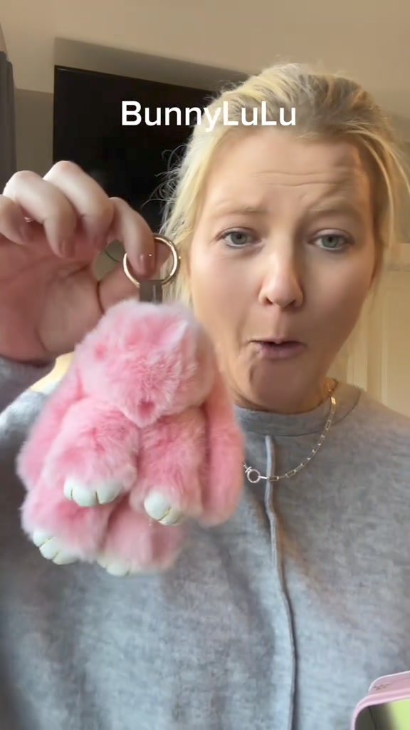✨LAST DAY ONLY 49% OFF🔥Handmade Soft Bunny Fur Ball Keychain 广告素材