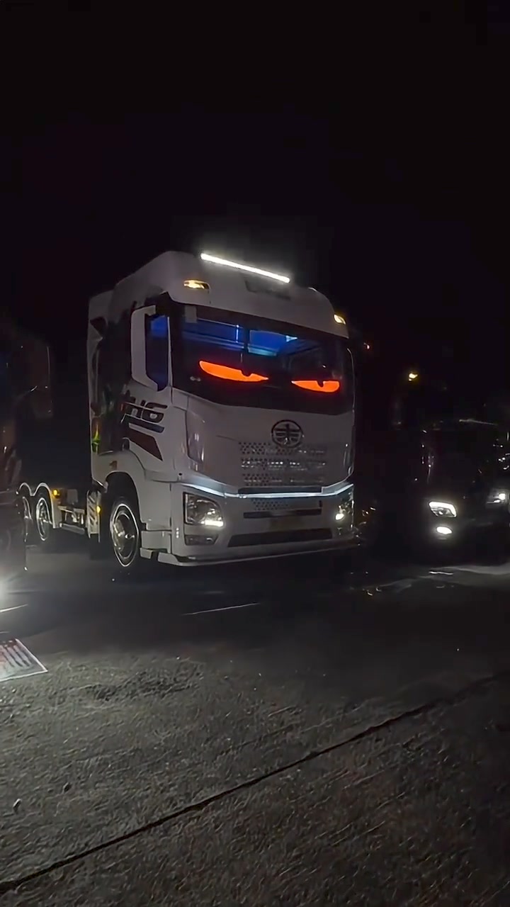 [Exclusive production]Colorful Eye Lamp Soft Screen for Car Windows 广告素材