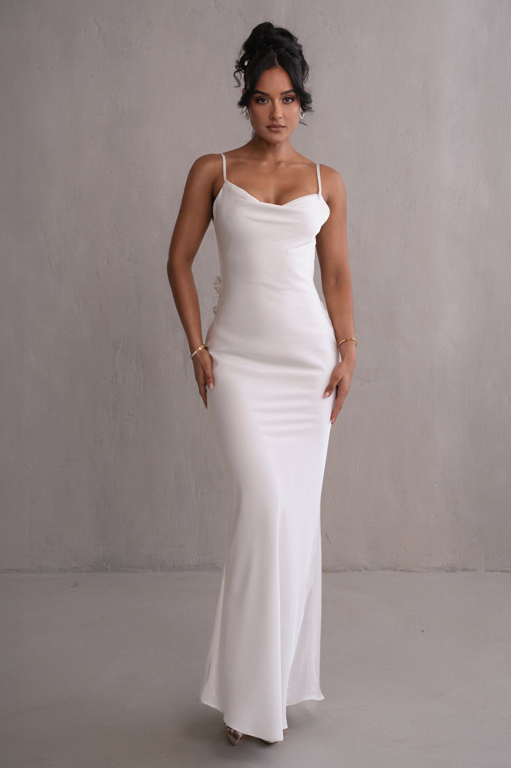 Elegant Floral Draped Backless Maxi Dress – Vanocci 广告素材