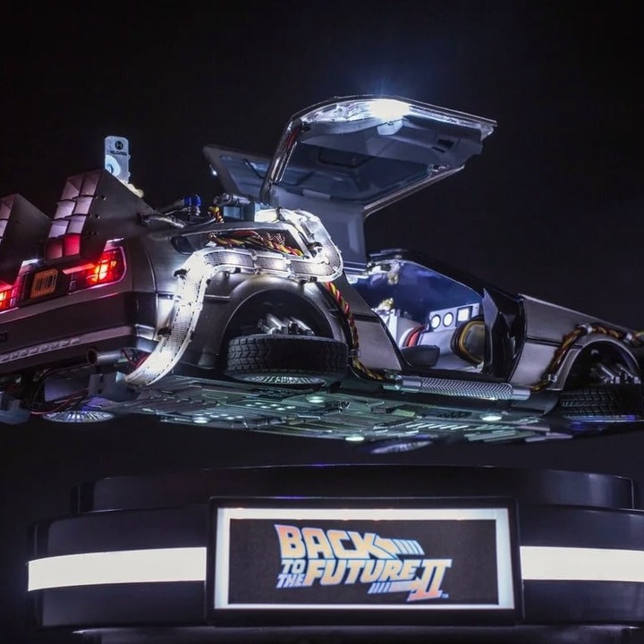 Magnetic Levitating 1/20 DeLorean Time Machine 广告素材