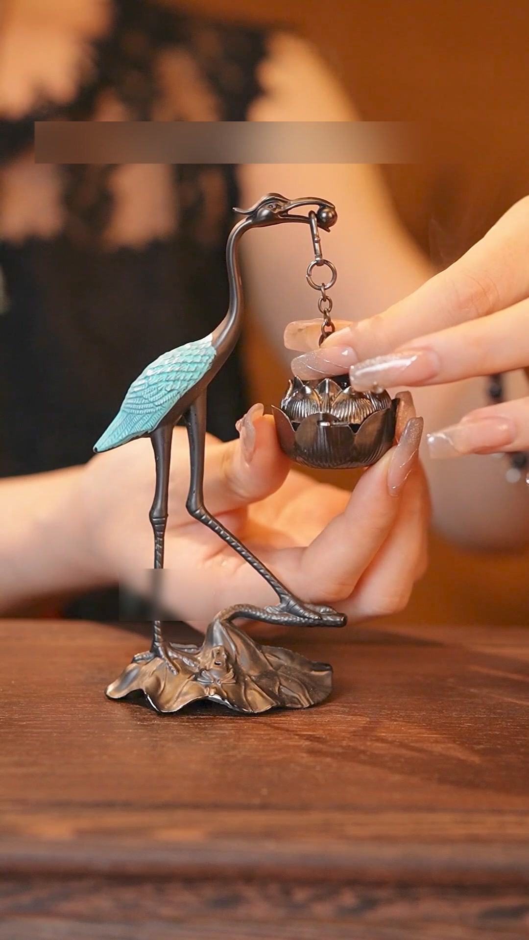 Lotus Crane Ornaments & Aromatherapy Diffuser ad creative