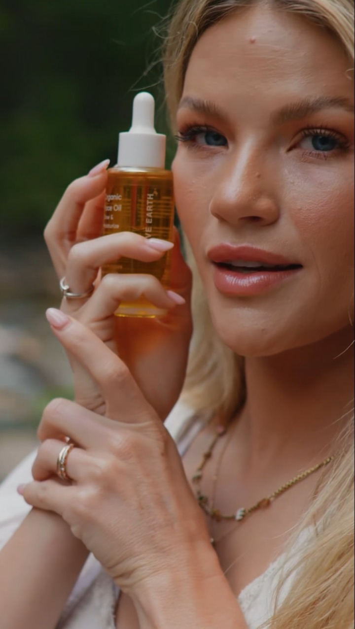 New Active Earth Organic Face Serum ad creative