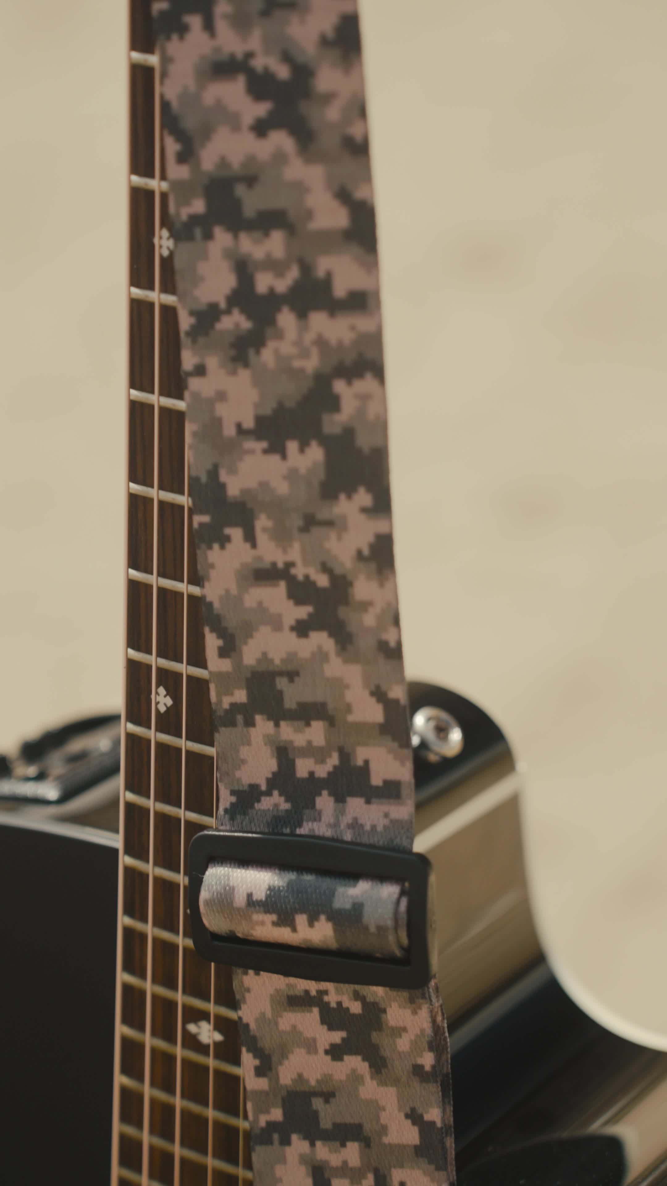 PIXELADOS STRAP ad creative