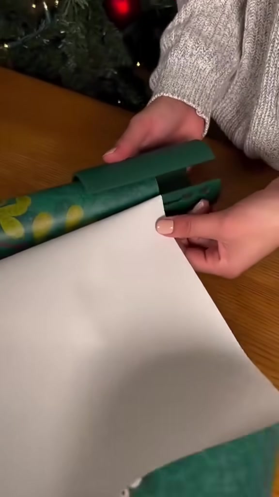 Gift Wrap Cutter (2-Pack) ad creative